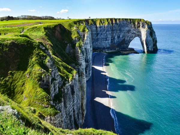 From Paris: Étretat Cliffs & Honfleur Port Full-Day Trip