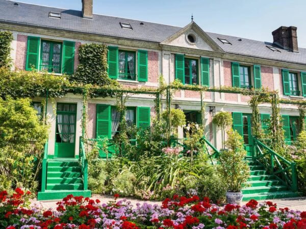 Monet’s Giverny & Van Gogh Village: Full-Day Tour from Paris