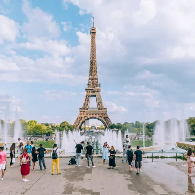 Paris: Eiffel Tower, Aquarium, and Seine River Cruise Tour